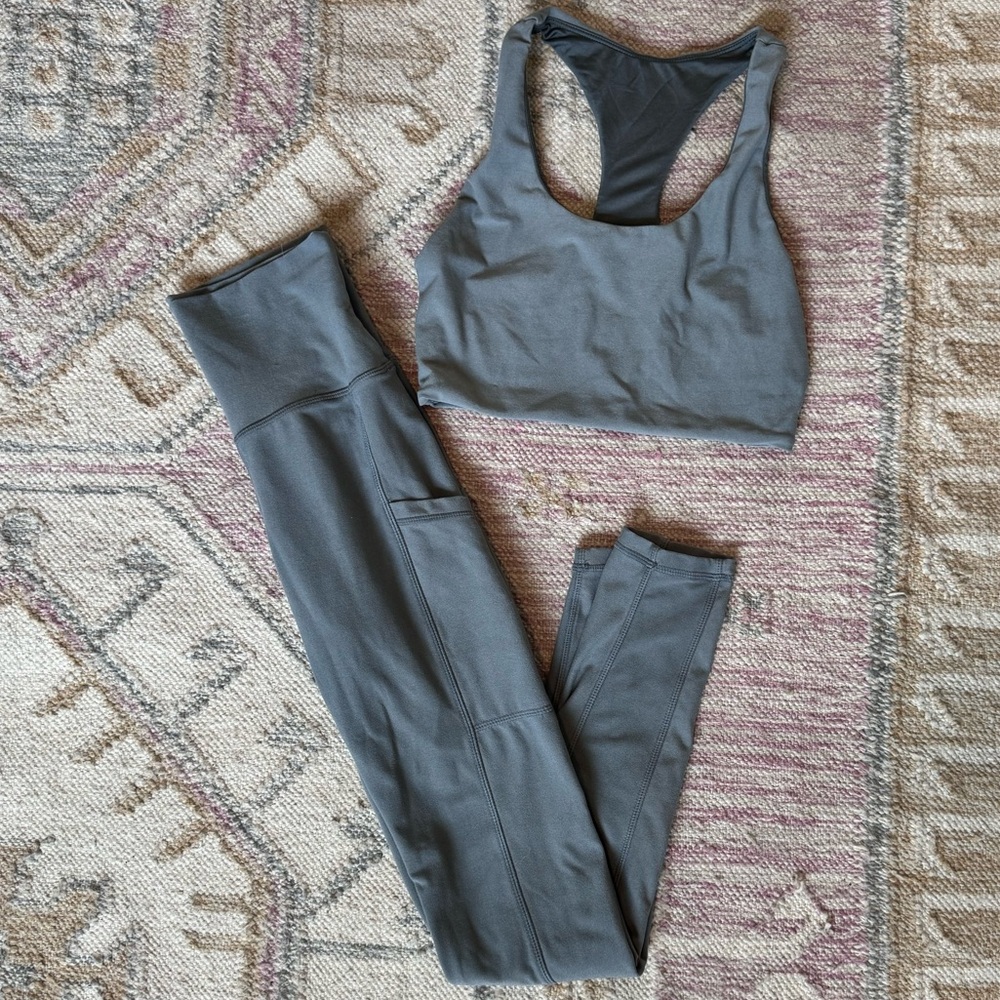 Wolven Threads workout set